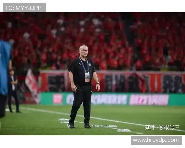 成都与杭州足球队赛后复盘分析双方战术意识与表现差异